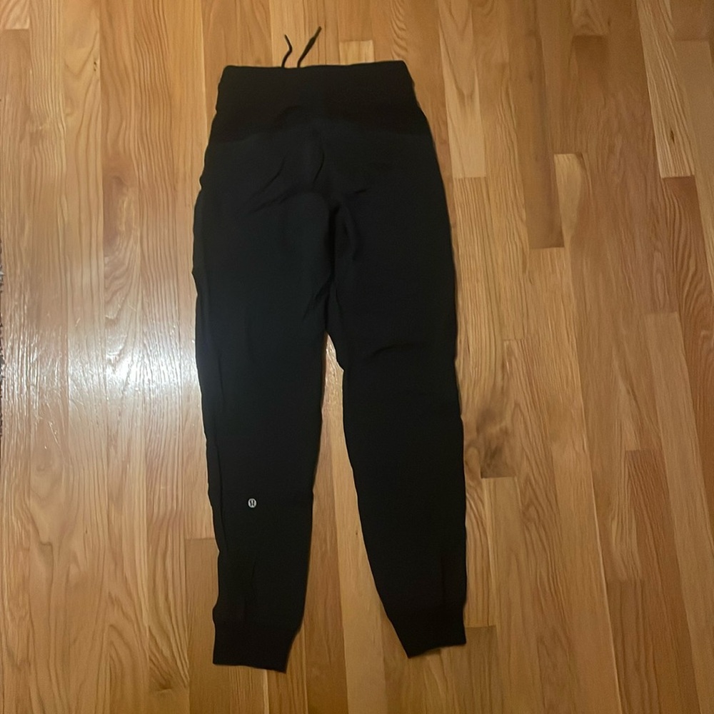 Lululemon black joggers size 2